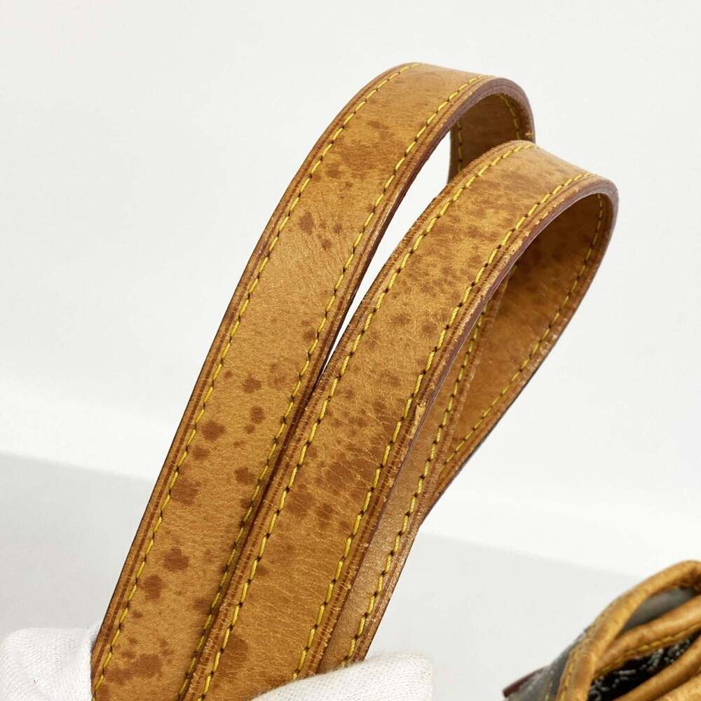 LOUIS VUITTON Brown Monogram Tote Bag - Picture 9 of 11